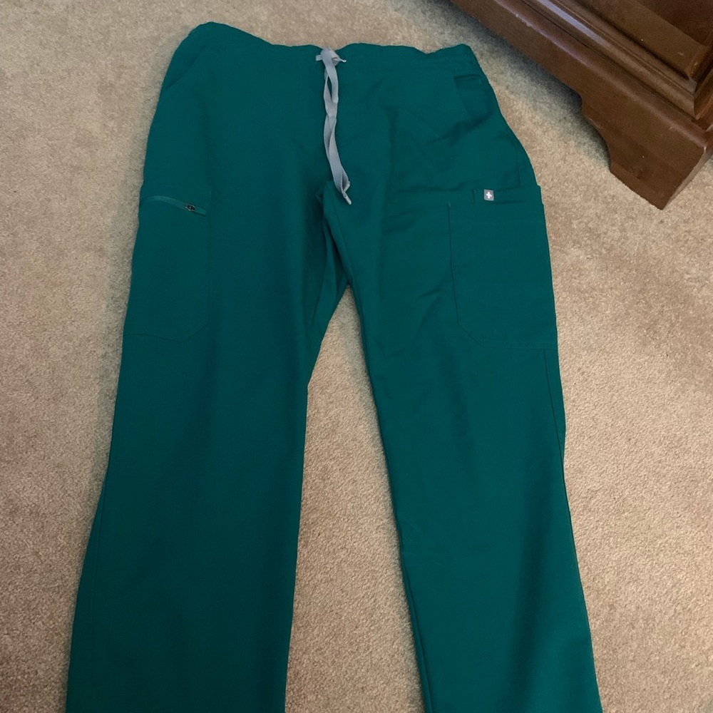 Hunter green straight leg figs pants.  S/P